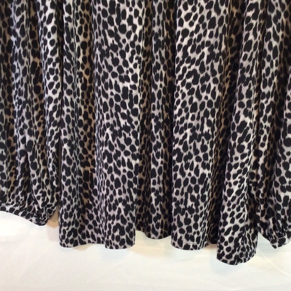 Torrid Blouse Black Size 2(18-20) Black V Neck Animal Print y2k retro glam edgy - Picture 4 of 10